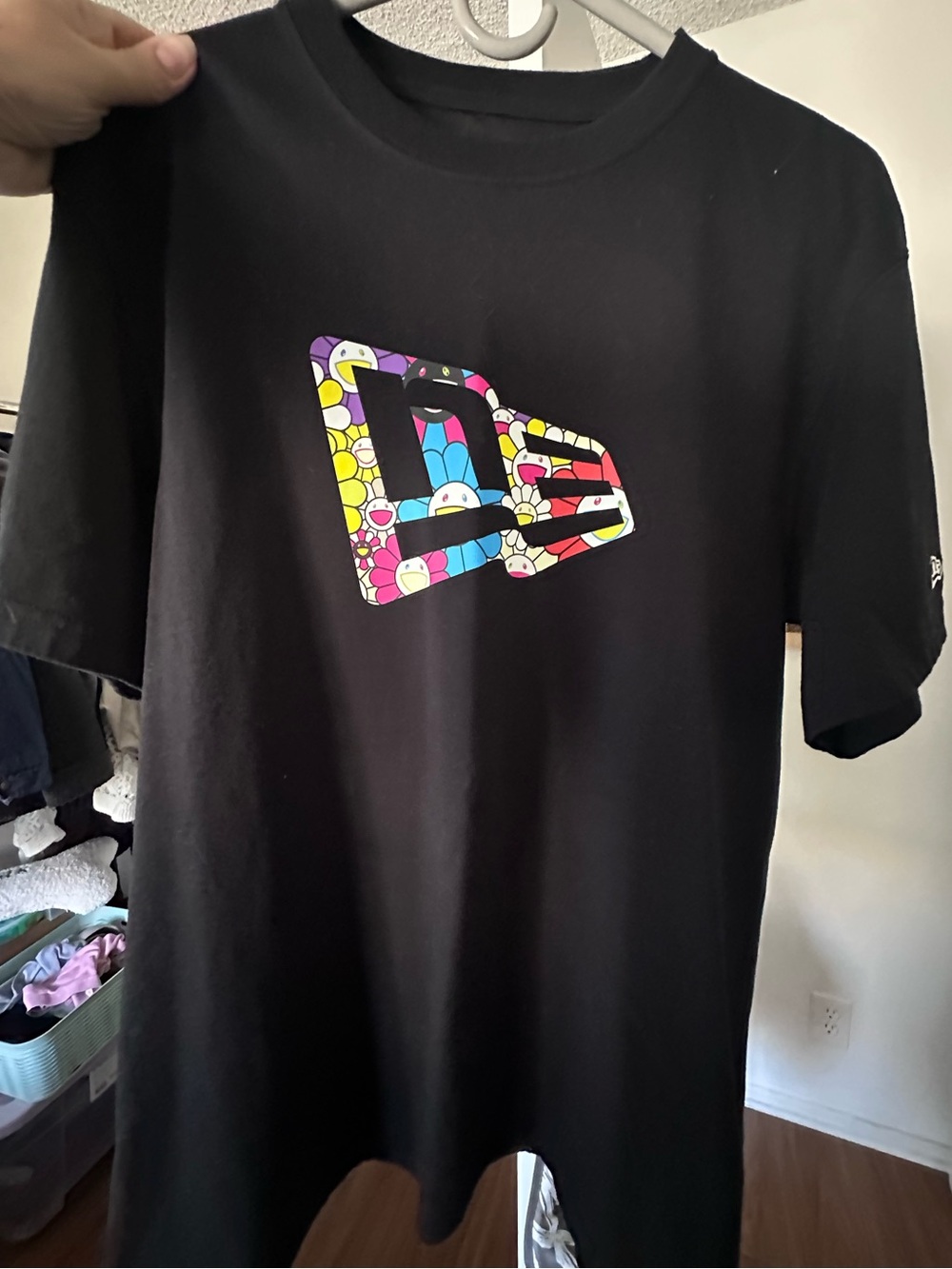 NWOT NEVER WORN NEW ERA X TAKASHI MURAKAMI FLAG IN FILL S/S HIGHLY SOUGHT AFTER